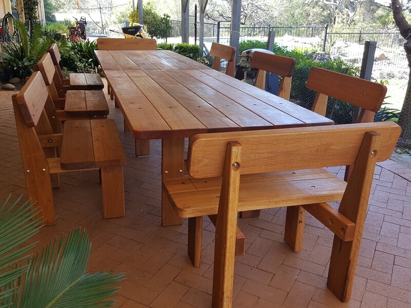 Another angle of that huge garden setting