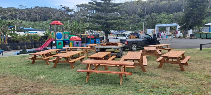 Outdoor furniture at Shelly Beach Holiday Park.